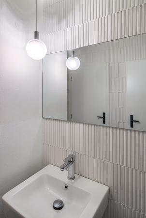 Minimalistický dizajn kúpeľne