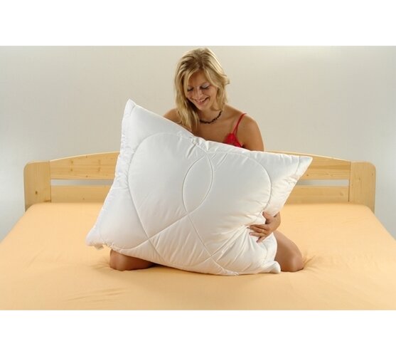 Kvalitex Vankúš guličkový Luxus Plus zips 700g 70x90